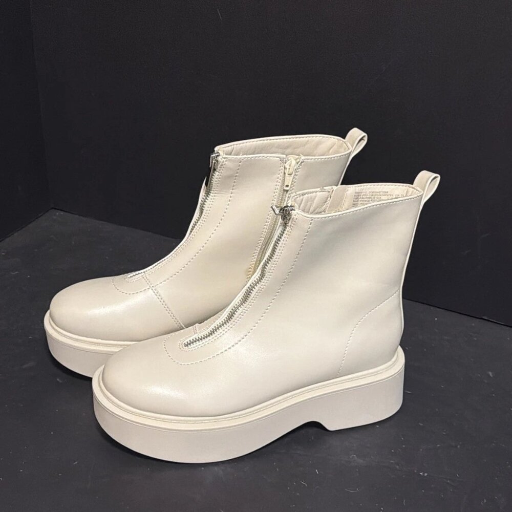 Portland Boot Company's Cream Lug Sole Front Zip Boots Women's Size 8.5